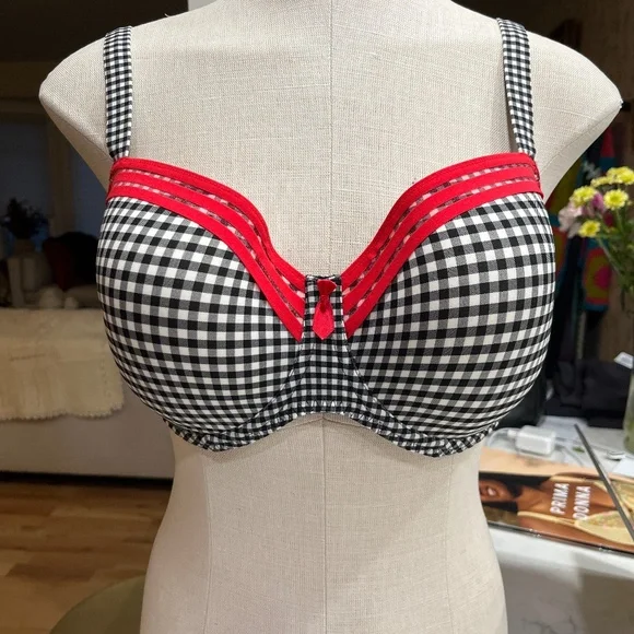 Bra - Picture 1 of 2